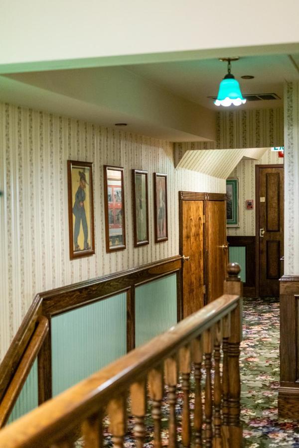 Saddleback Inn At Лейк-Эрроухед Экстерьер фото